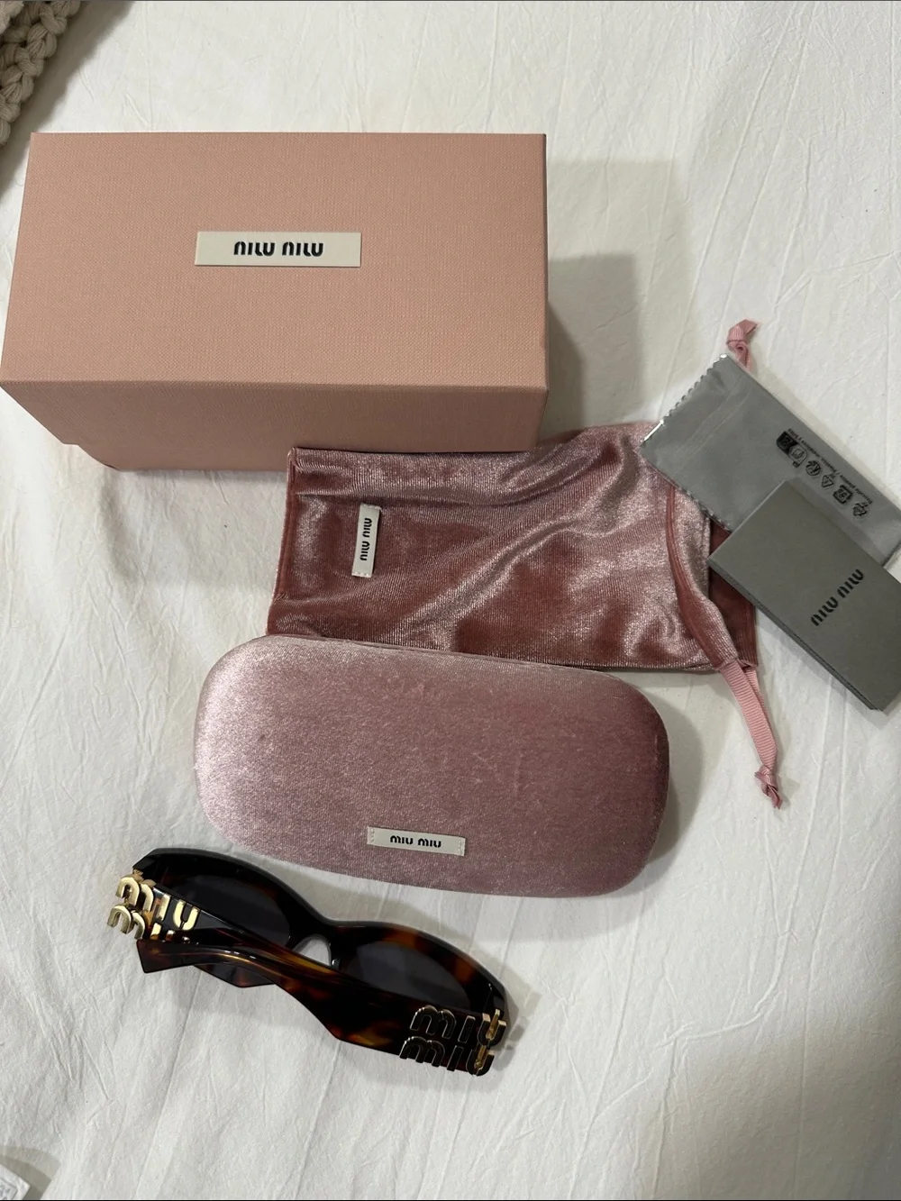 Miu Miu Tortoiseshell Oval Cat-Eye Sunglasses - Brown/Amber